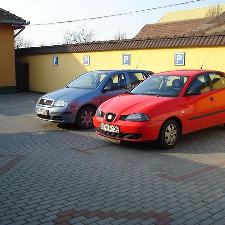 Halász Airport Panzio Vecsés Exterior foto